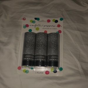 Three-piece confetti popper!